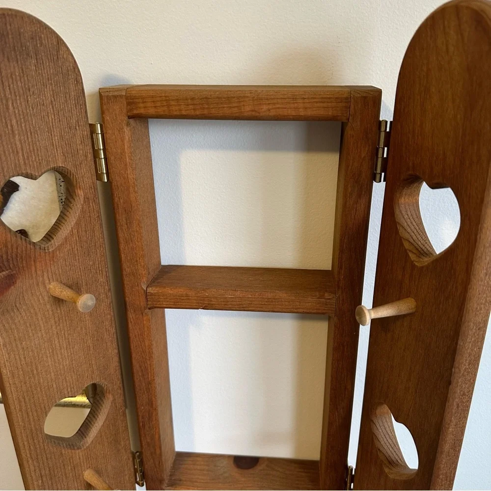 Vintage Wooden Heart Motif Double Door Wall Shelf Brown Cottagecore Grandmacore - Picture 4 of 8